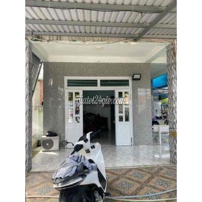 Mua Bán Nhà Ở Huyện Đức Hòa - Long An Cần Bán Nhà Vườn 10x216m2 Mua Bán Nhà Ở Huyện Đức Hòa - Long An Cần Bán Nhà Vườn 10x216m2