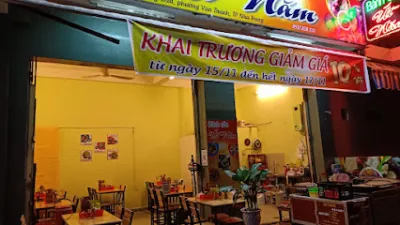 bánh căn út năm - quán ăn nhỏ