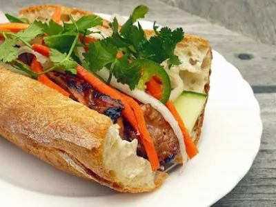bánh mì bì thịt nướng vương sùng kiếm - tiệm bánh