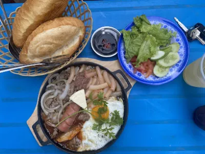 bánh mì chảo ông chú - khu ăn uống