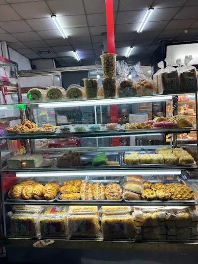 bánh mì đức trí - tiệm bánh