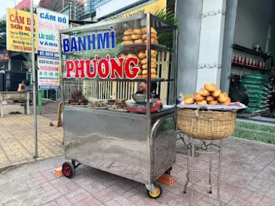 banh mi phương - khu ăn uống