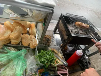 bánh mì thịt nướng mật ong - tiệm bánh