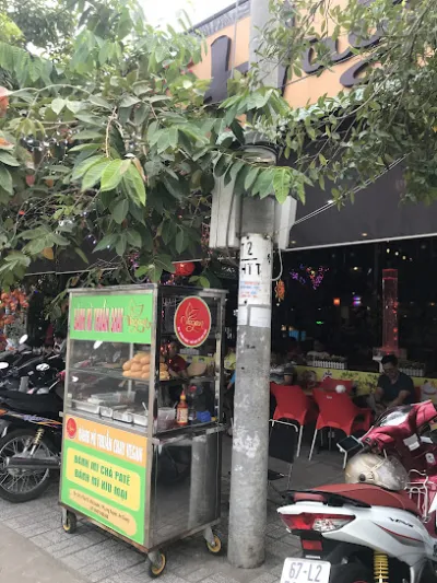 bánh mì thuần chay vegan - tiệm bánh