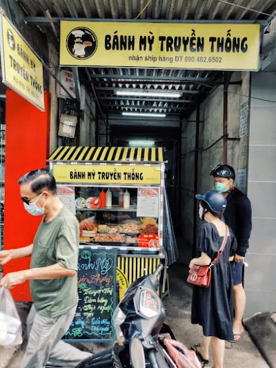 bánh mì truyền thống - tiệm bánh