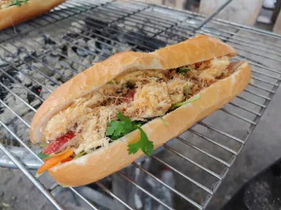 banh mi xiu mai 15k - tiệm bánh