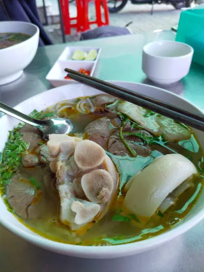 bún bò dì năm - nhà hàng