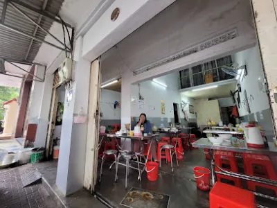 bún bò giò heo maiđường nguyễn du .pleiku.gia lai - quán mì