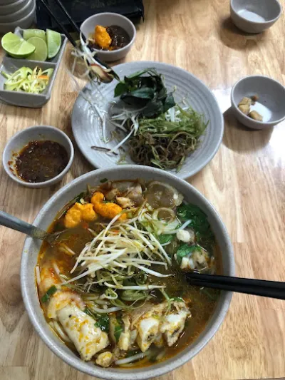 bún bò mây - quán ăn nhỏ