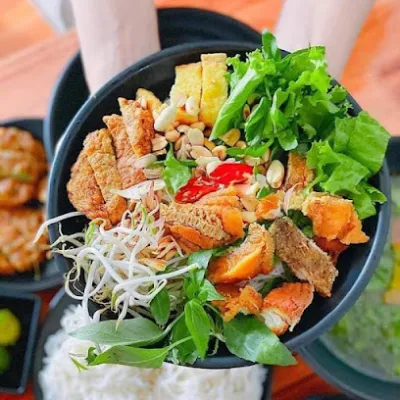 bún cá chấm giòn - nhà hàng chuyên phục vụ bữa sáng