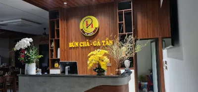 bún chả -gà tần ( bà hồng) - nhà hàng