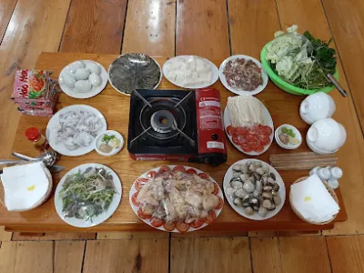 cây sim quán - phục vụ các món ăn dân tộc thái - nhà hàng