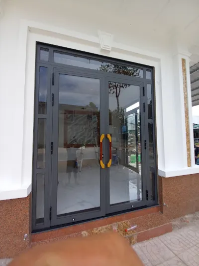 cơ sở sản xuất, thi công nhôm, kính, sắt, inox - cửa hàng vật liệu xây dựng