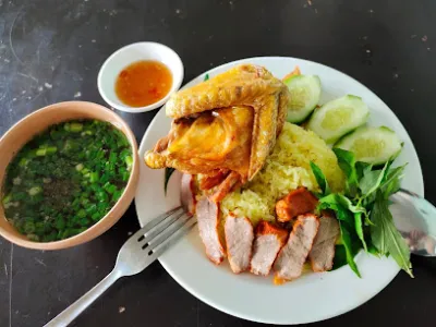cơm gà cầu chui 109 - nhà hàng
