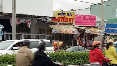 cơm gà nguyên ký 1 - quán ăn nhỏ