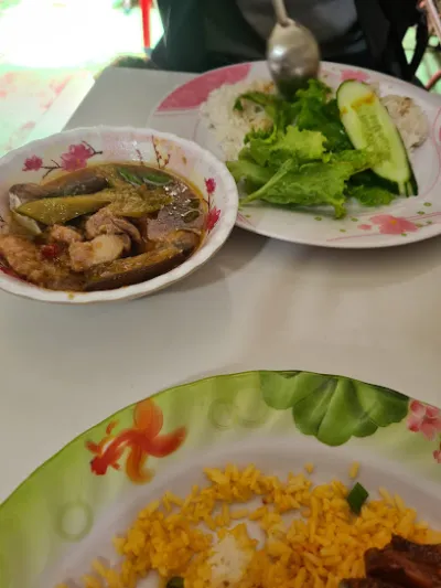 cơm gà xối mỡ ngọc hằng 2 - quán ăn nhỏ