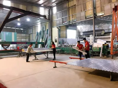 cửa cuốn- cửa kính - cửa hàng vật liệu xây dựng