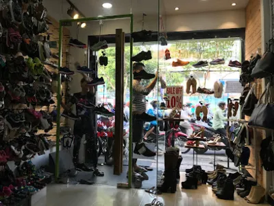 cửa hàng giày xuất xịn - cửa hàng giày dép