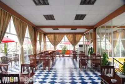 cửa hàng lợn quay chiến thắng - nhà hàng việt nam