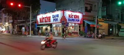 cửa hàng mắt kính xanhpon - cửa hàng kính