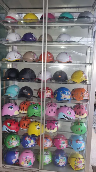 cửa hàng mũ bảo hiểm hoàng danh - quảng bình - cửa hàng giày dép