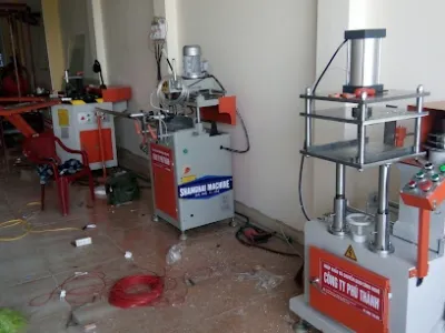 cửa hàng nhôm - kính phương nam - cửa hàng vật liệu xây dựng