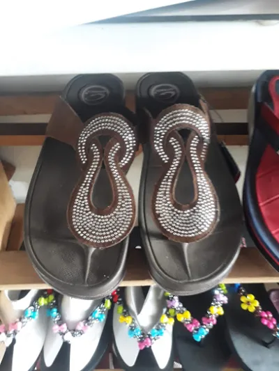 cửa hàng tạp hóa xuyên luyến - cửa hàng bách hóa