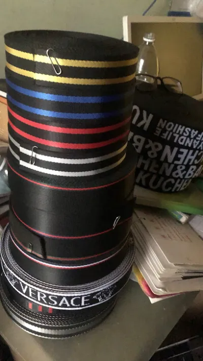 dây đai tại xưởng - cửa hàng giày dép