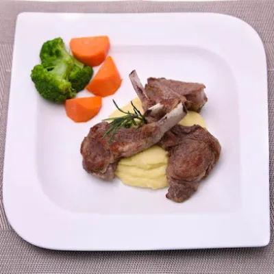gà tần bánh quấn nóng - nhà hàng