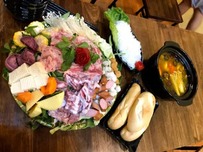 gật gù quán tuyên quang - nhà hàng