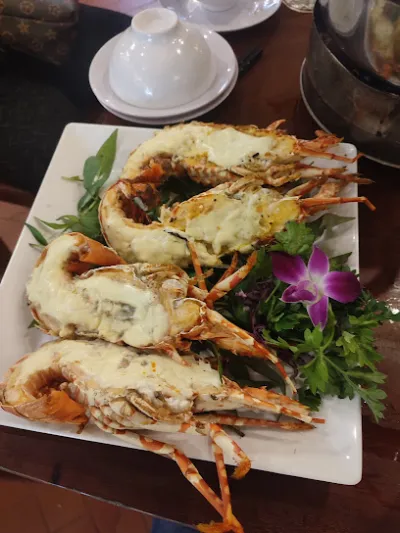 hồ câu cá tấn phát - quán cà phê