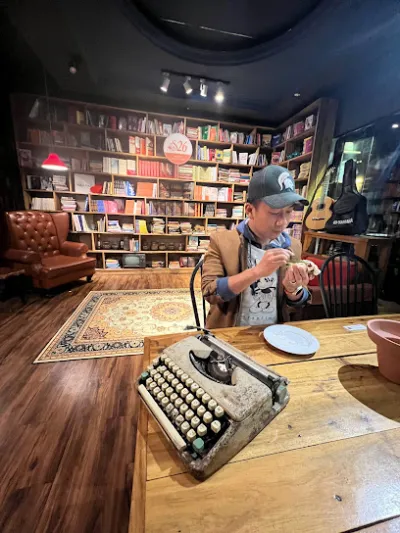 hoa10giờ floral  book cafe - quán cà phê