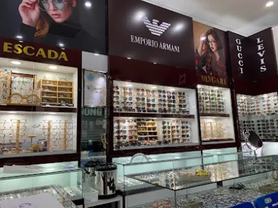 kính mắt sánh điểm - cửa hàng kính