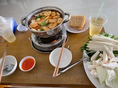 lẩu và ăn vặt chay thổ nhi - nhà hàng món chay