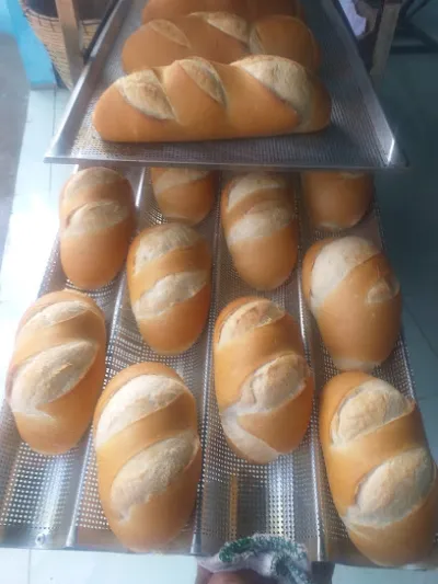 lò bánh mì đặc ruột nguyên vương - tiệm bánh