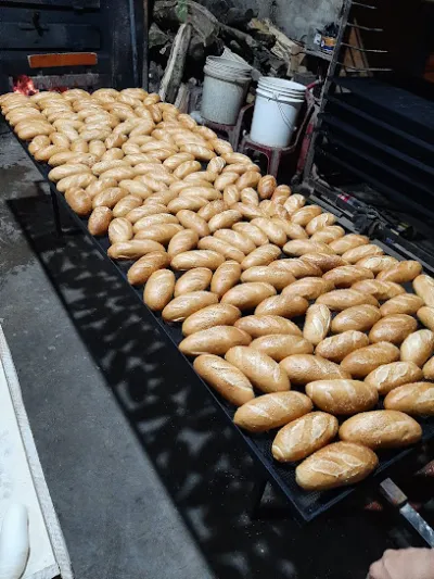 lò bánh mì di linh - cửa hàng bán bánh mì tròn bagels