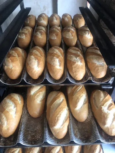 lò bánh mì hữu thạnh - tiệm bánh