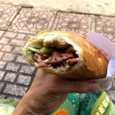 lò bánh mì út linh - tiệm bánh