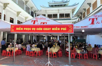 lò quay heo ba thơm - nhà hàng
