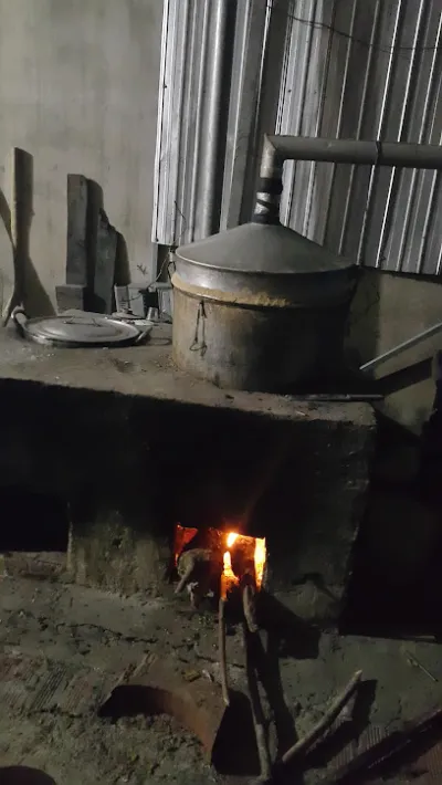 lò rượu nếp nguyên chất trúc linh - nhà rượu