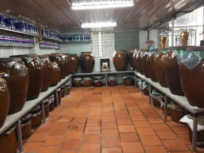 lò rượu xuân hạ - cửa hàng bán lẻ rượu độc quyền