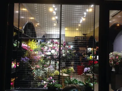 lux flowers - chi nhánh nguyễn chí thanh - cửa hàng hoa