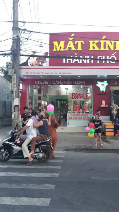 mắt kính thành phố - cửa hàng kính mát