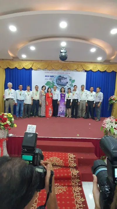 nhà hàng bông sen - nhà hàng