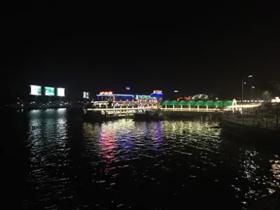 nhà hàng du thuyền ninh kiều - nhà hàng