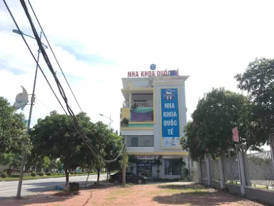 nha khoa quốc tế - nha sĩ