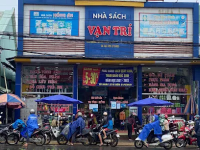 nhà sách vạn trí - biển hồ - hiệu sách