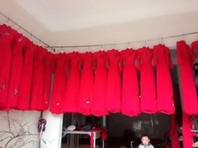 nhà thiết kế . áo dài vỵ hoà - cửa hàng quần áo