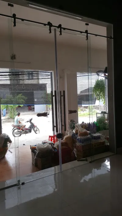 nhôm kính - cửa hàng