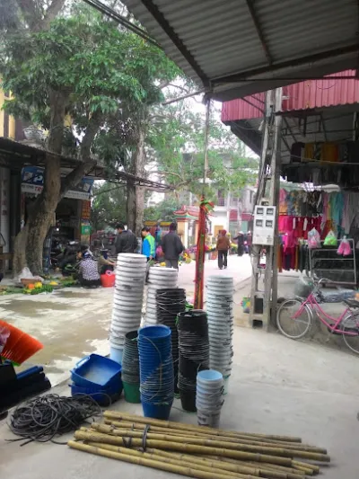 phụ tùng xe máy trung hậu - cửa hàng phụ tùng xe ô tô